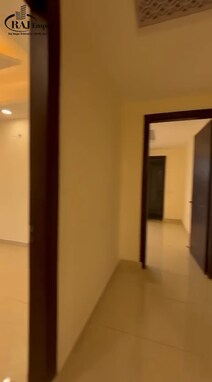 READY TOO MOVE IN 4 BHK BIG SIZE 
LOW RISE SOCIETY 
SBI BANK LAON AVAILABLE 