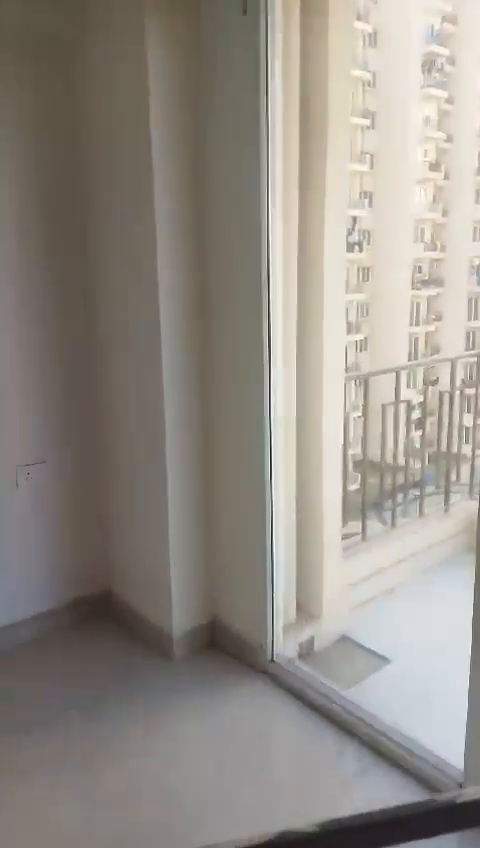 Urgent Sale in Signature Global Orchard Avenue Sec-93 Gurgaon Call 9711917651