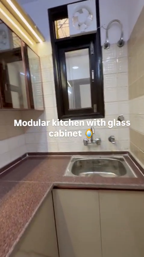 3bhk for sale govindpuri kalkaji New Delhi 110019
Call-9643212917