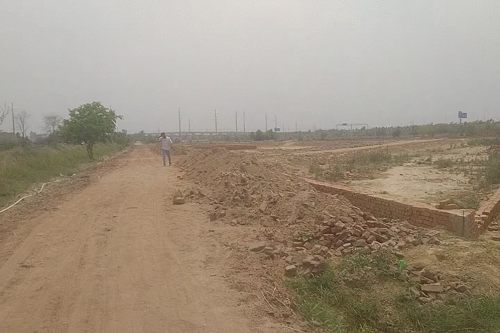 ##Aashirwaad Enclave##
Price -26k/persqyd
Size min -80sqyd 
Location duhai metro station ghaziabad 