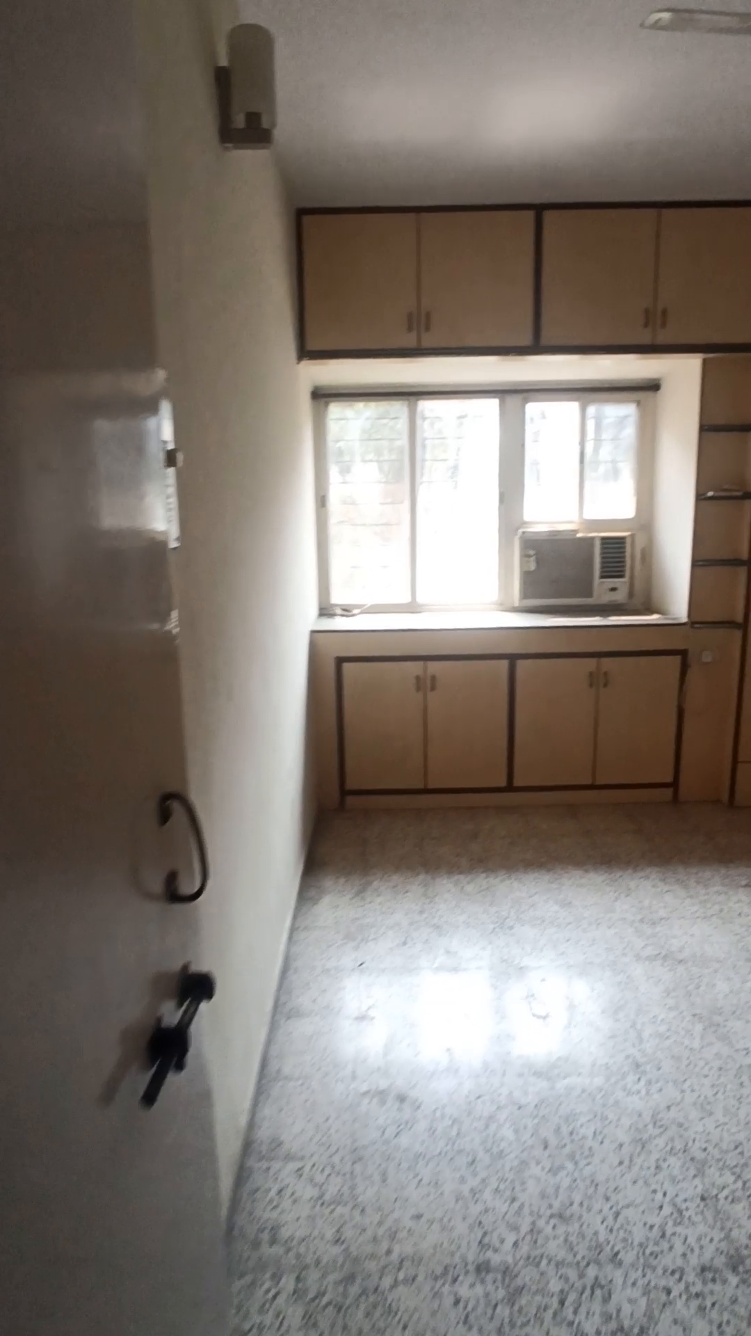 2 bhk flat for rent in nayati estate 21000 negotiable 