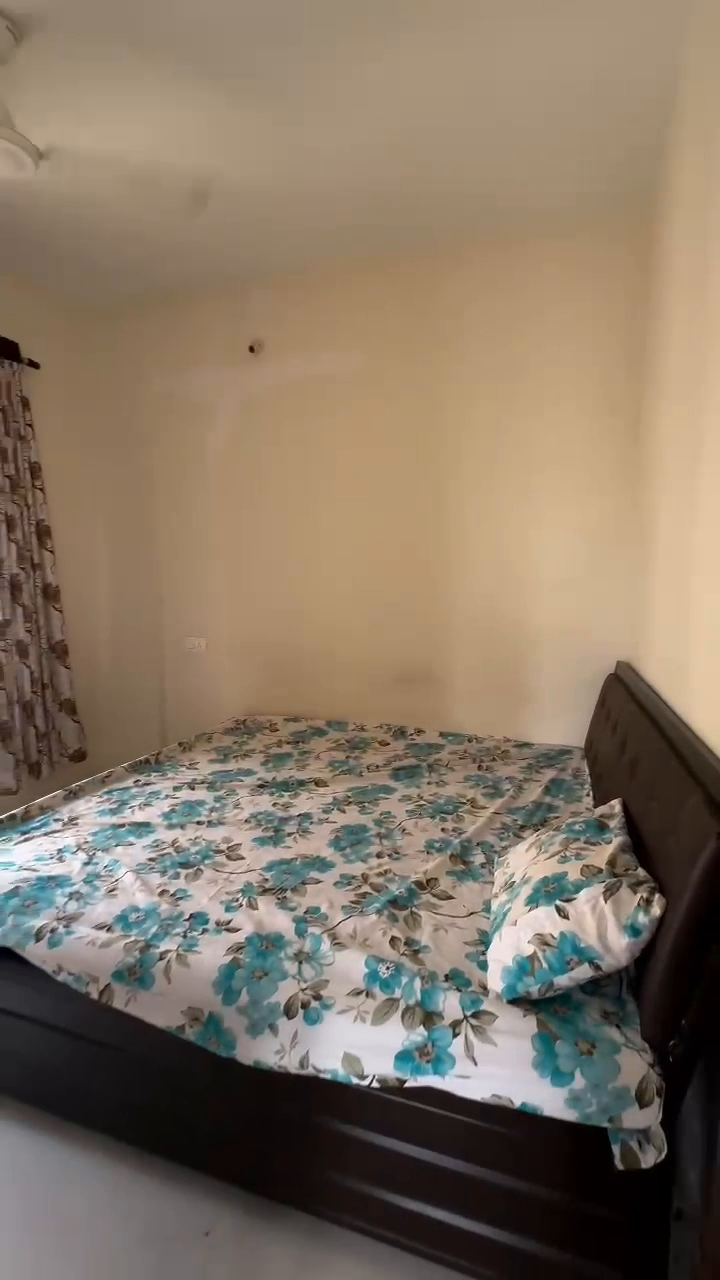 Available 2bhk flat on rent 
BADLAPUR EAST KATRAP 
Rent-9000
Diposit -45000