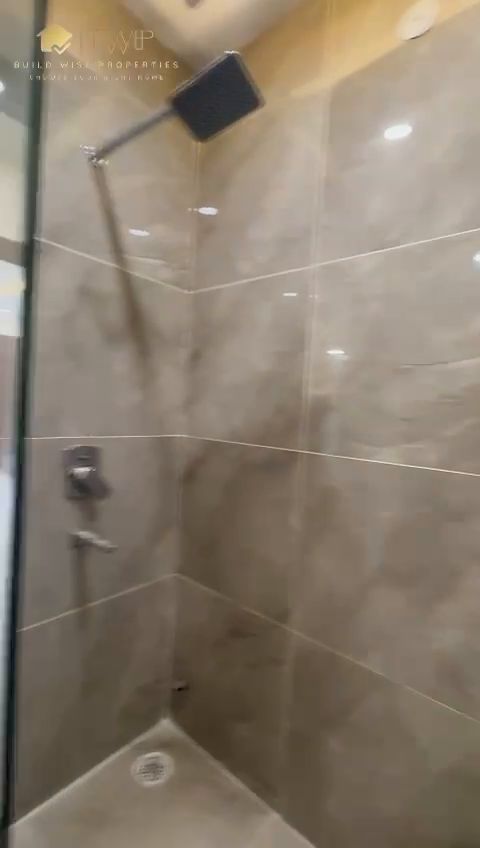 4Bhk Luxury Builders floor 
close to market school hospital sector 85 Faridabad  
Call 9711080969