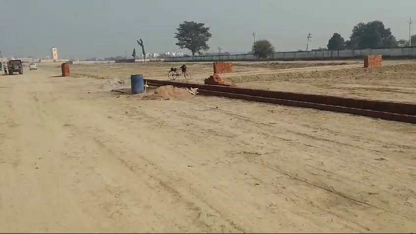 Abhikalp estate LIDA approved project bijnor road near kisan path 
Plot size  startng 700 sq ft 