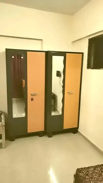 Room in  Pg at Laxmi Nagar – for Rent