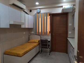 Room in  Pg at South Extension I – for Rent