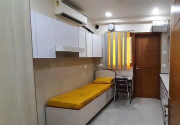 Room in  Pg at South Extension I – for Rent