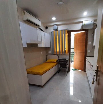Room in  Pg at South Extension I – for Rent