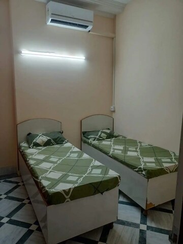 Room in  Pg at South Extension – for Rent