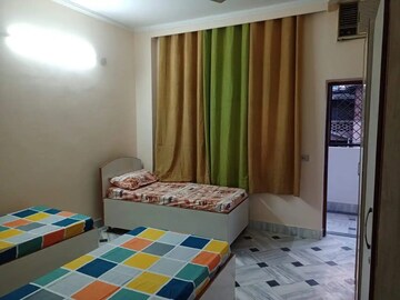 Room in  Pg at South Extension – for Rent