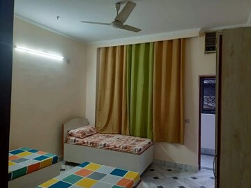 Room in  Pg at South Extension – for Rent