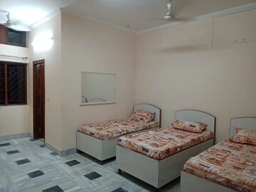 Room in  Pg at South Extension – for Rent