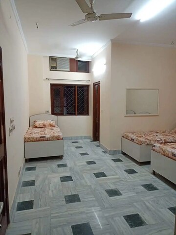 Room in  Pg at South Extension – for Rent