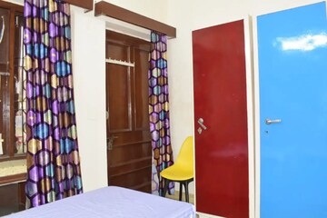 Room in  Pg at South Extension I – for Rent