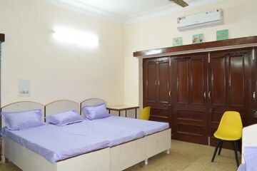 Room in  Pg at South Extension I – for Rent