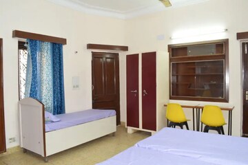 Room in  Pg at South Extension I – for Rent