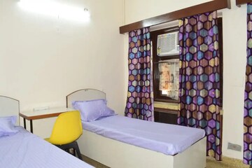 Room in  Pg at South Extension I – for Rent