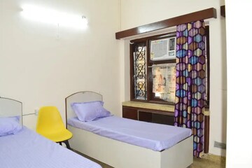 Room in  Pg at South Extension I – for Rent