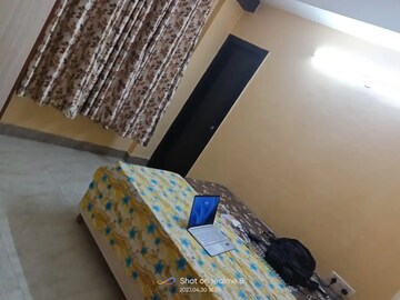 Room in  Pg at Zamrudpur – for Rent