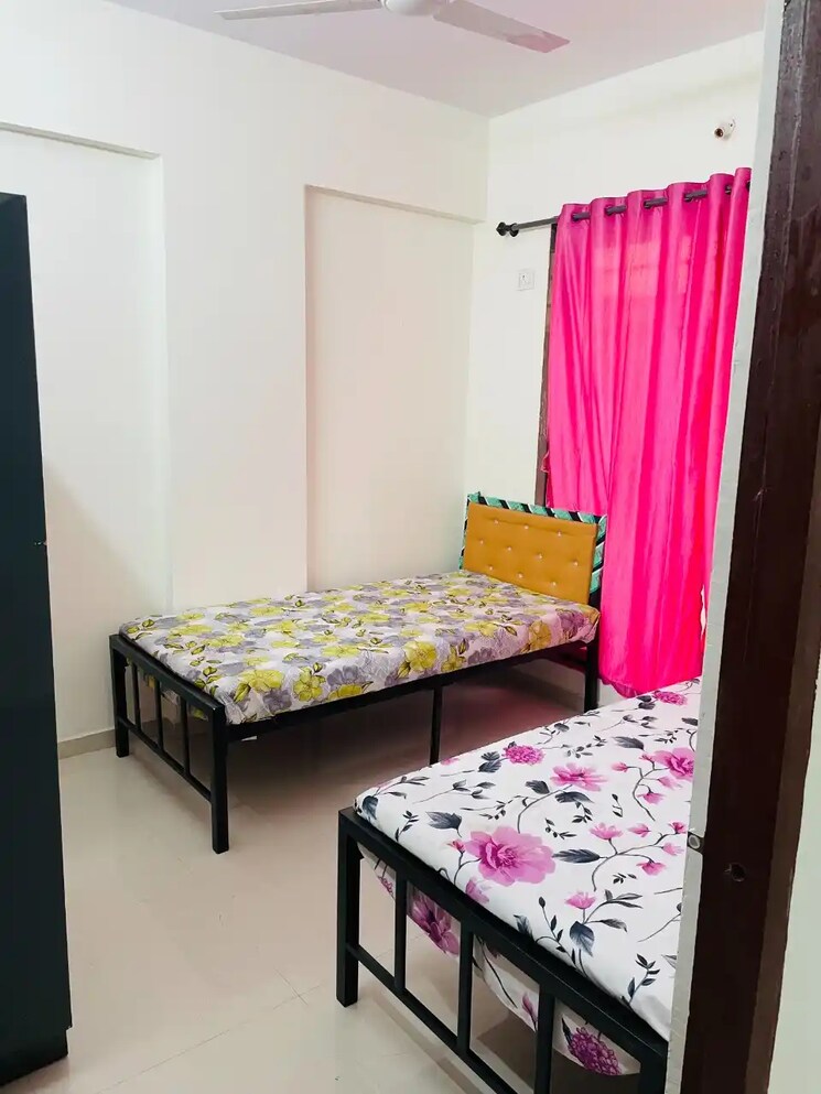 Room, gothivali village Pg For Boys & Girls In Gothivali Village 9000107