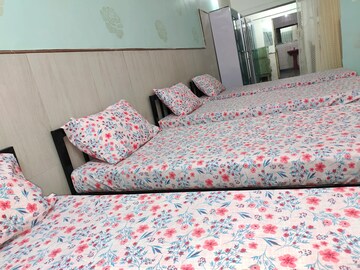 Room in  Pg at Vashi – for Rent