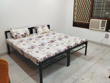 Room in  Pg at Sector 8 – for Rent