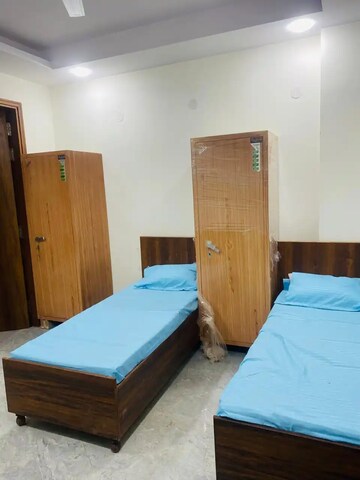 Room in  Pg at Gautam Nagar – for Rent