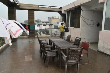 Common Area in  Pg at Sector 27 – for Rent
