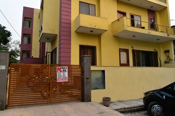   Pg at Sector 27 – for Rent