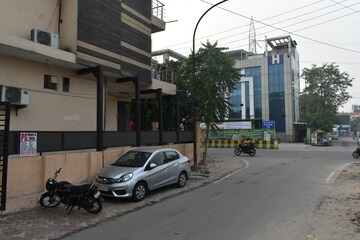  Pg – Entrance View at Sector 27 - for Rent