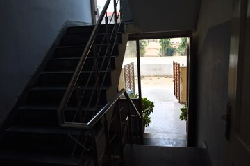 Staircase in  Pg at Sector 27 – for Rent