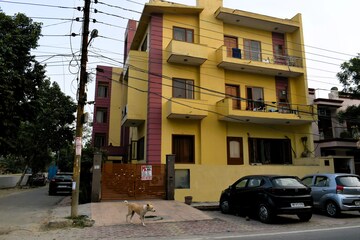  Pg – Entrance View at Sector 27 - for Rent
