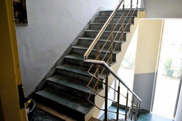 Staircase in  Pg at Sector 27 – for Rent
