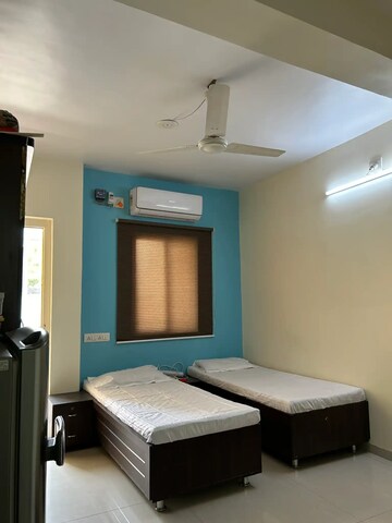 Room in  Pg at Satellite – for Rent