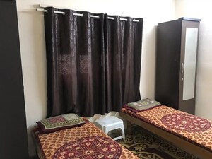 Room in  Pg at Prahlad Nagar – for Rent