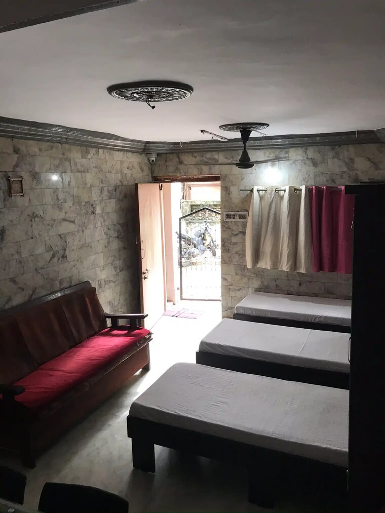 Room, prahlad nagar Pg For Boys & Girls In Prahlad Nagar 7687810