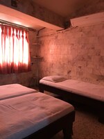 100 Sq.Ft. Pg in Prahlad Nagar