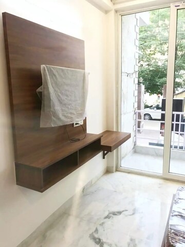 Room in  Pg at Sector 27 – for Rent