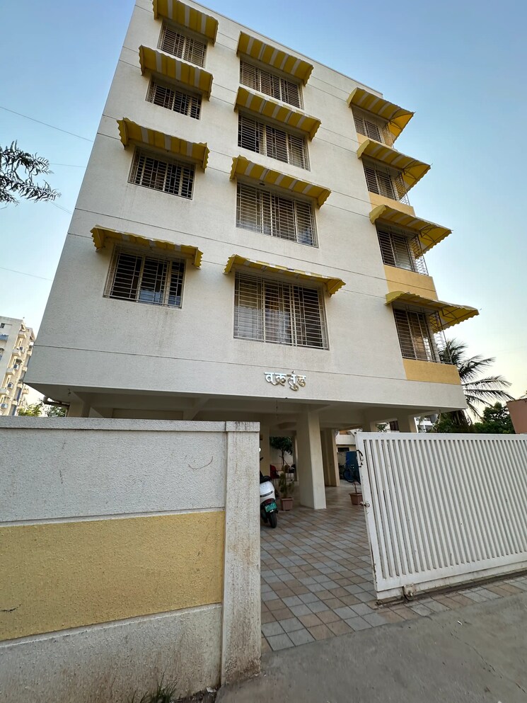 Listing Cover Image