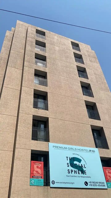   Pg at Navrangpura – for Rent