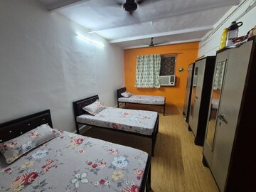 Room in  Pg at Sector 17 – for Rent