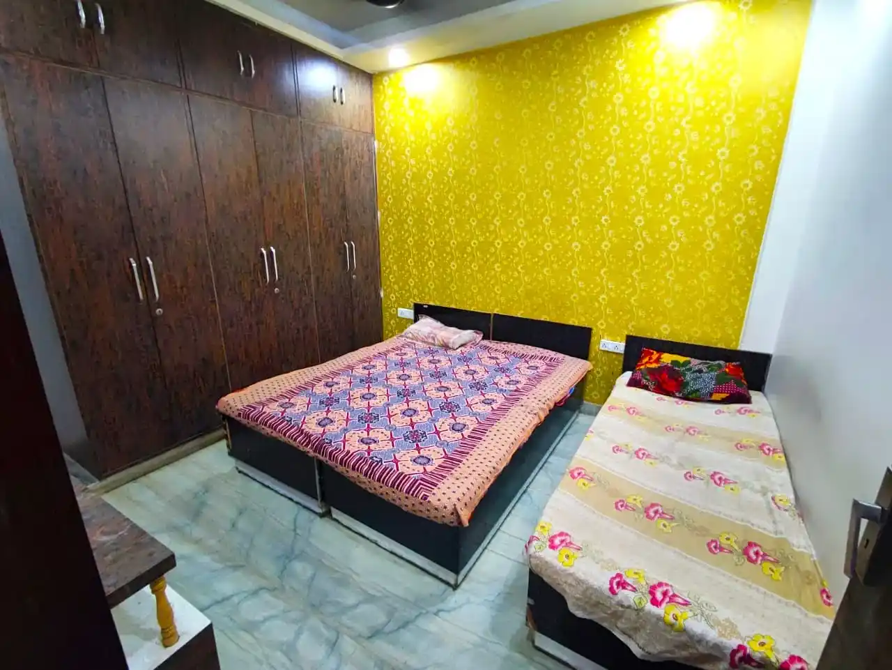 Pg For Boys & Girls in Rohini Sector 5 Delhi  8156075