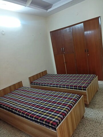 Room in  Pg at Gautam Nagar – for Rent