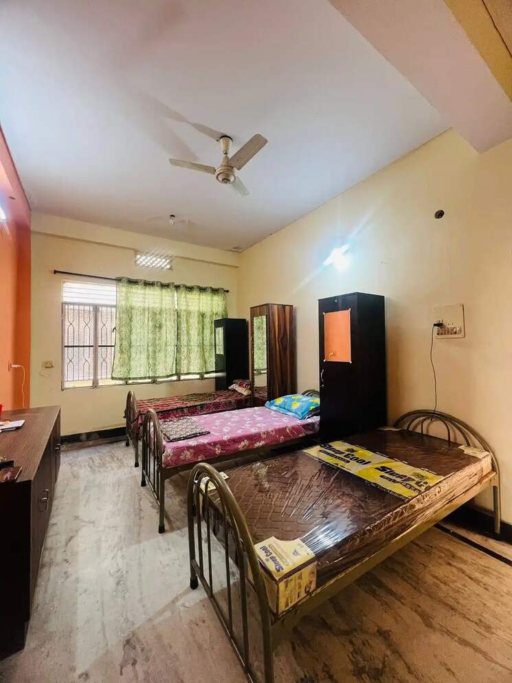 Room, himayat nagar Pg For Boys & Girls In Himayat Nagar 8880526