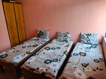 Room in  Pg at Thaltej – for Rent