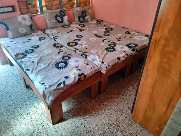Room in  Pg at Thaltej – for Rent