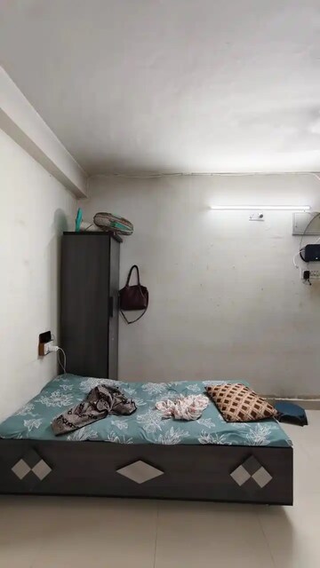 Room in 1 BHK Apartment at Parvat Patiya – for Rent