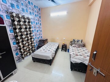 Room in  Pg at Chironwali – for Rent