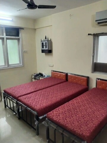 Room in  Pg at Ghatkopar East – for Rent
