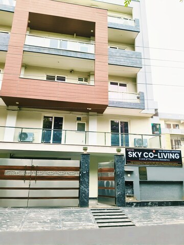  Pg – Exterior View View at Sector 46 - for Rent